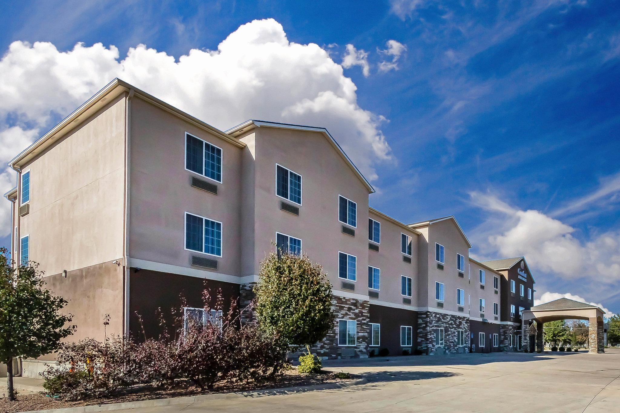 Comfort Inn & Suites Near Bethel College Newton Exteriör bild