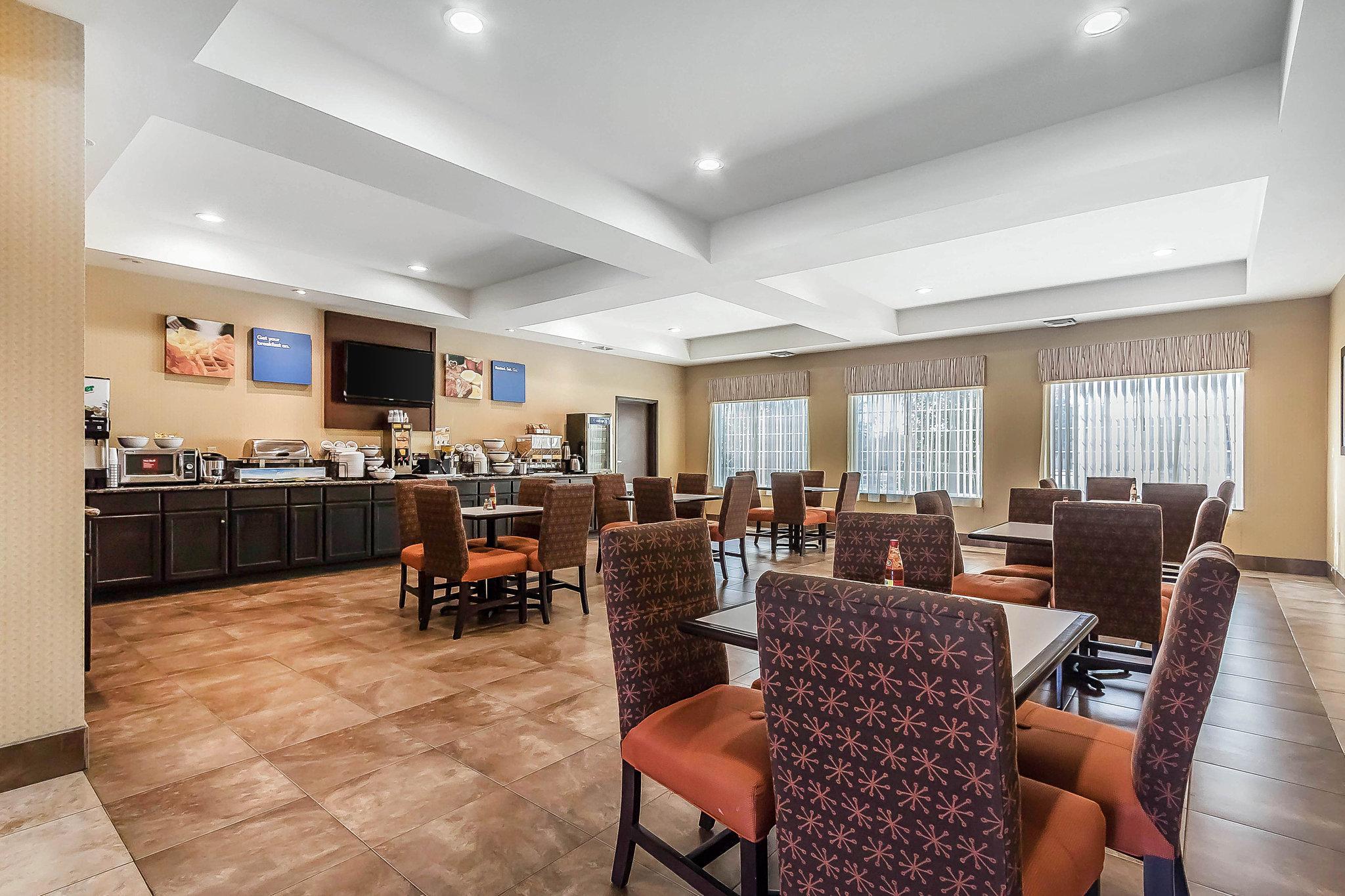 Comfort Inn & Suites Near Bethel College Newton Exteriör bild