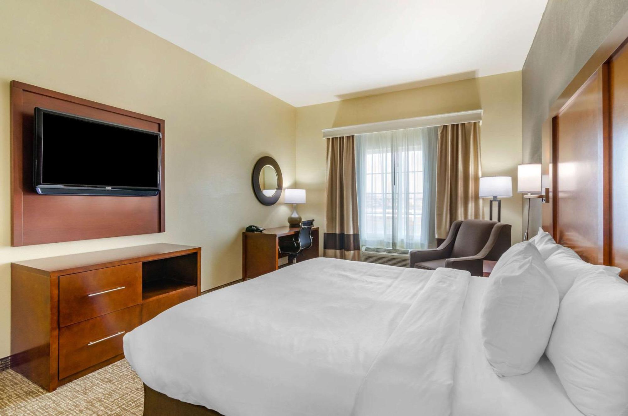 Comfort Inn & Suites Near Bethel College Newton Exteriör bild