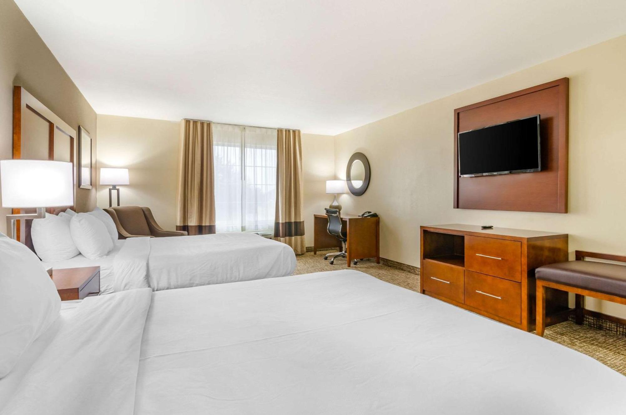 Comfort Inn & Suites Near Bethel College Newton Exteriör bild