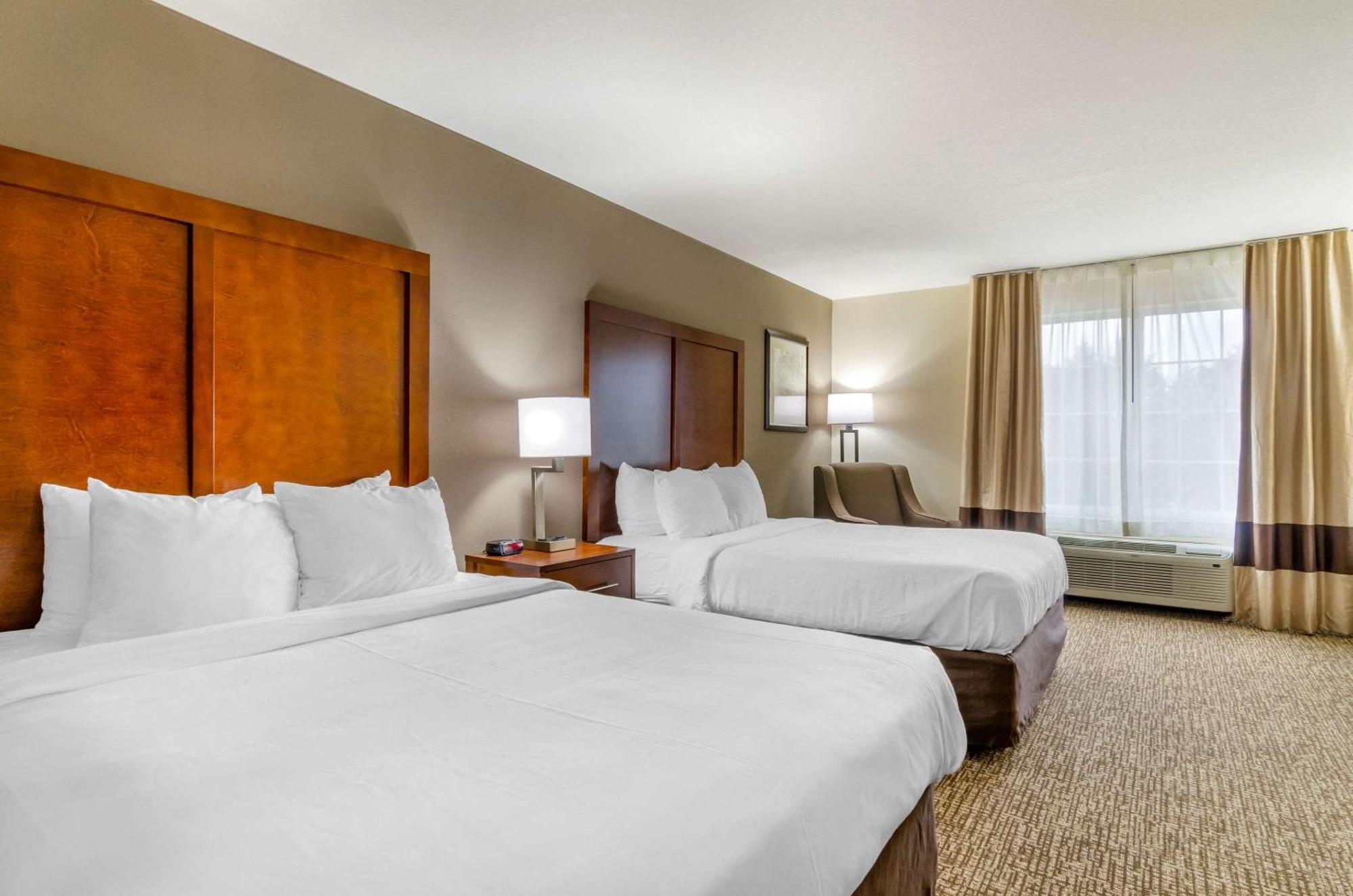 Comfort Inn & Suites Near Bethel College Newton Exteriör bild