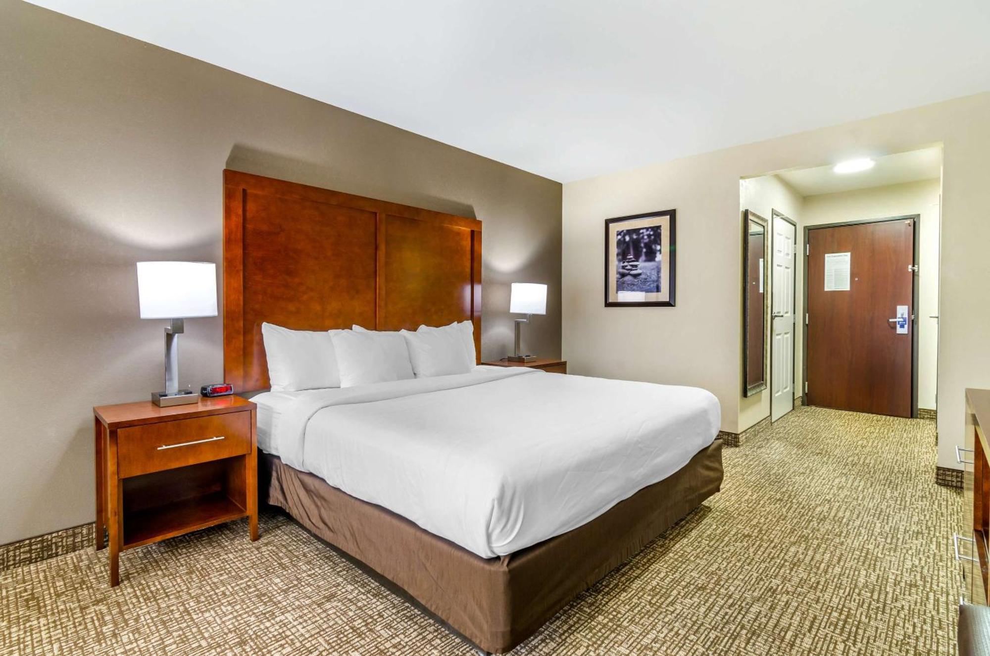 Comfort Inn & Suites Near Bethel College Newton Exteriör bild