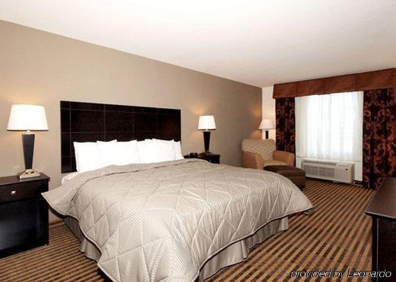 Comfort Inn & Suites Near Bethel College Newton Rum bild