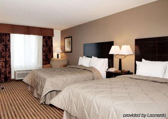 Comfort Inn & Suites Near Bethel College Newton Rum bild